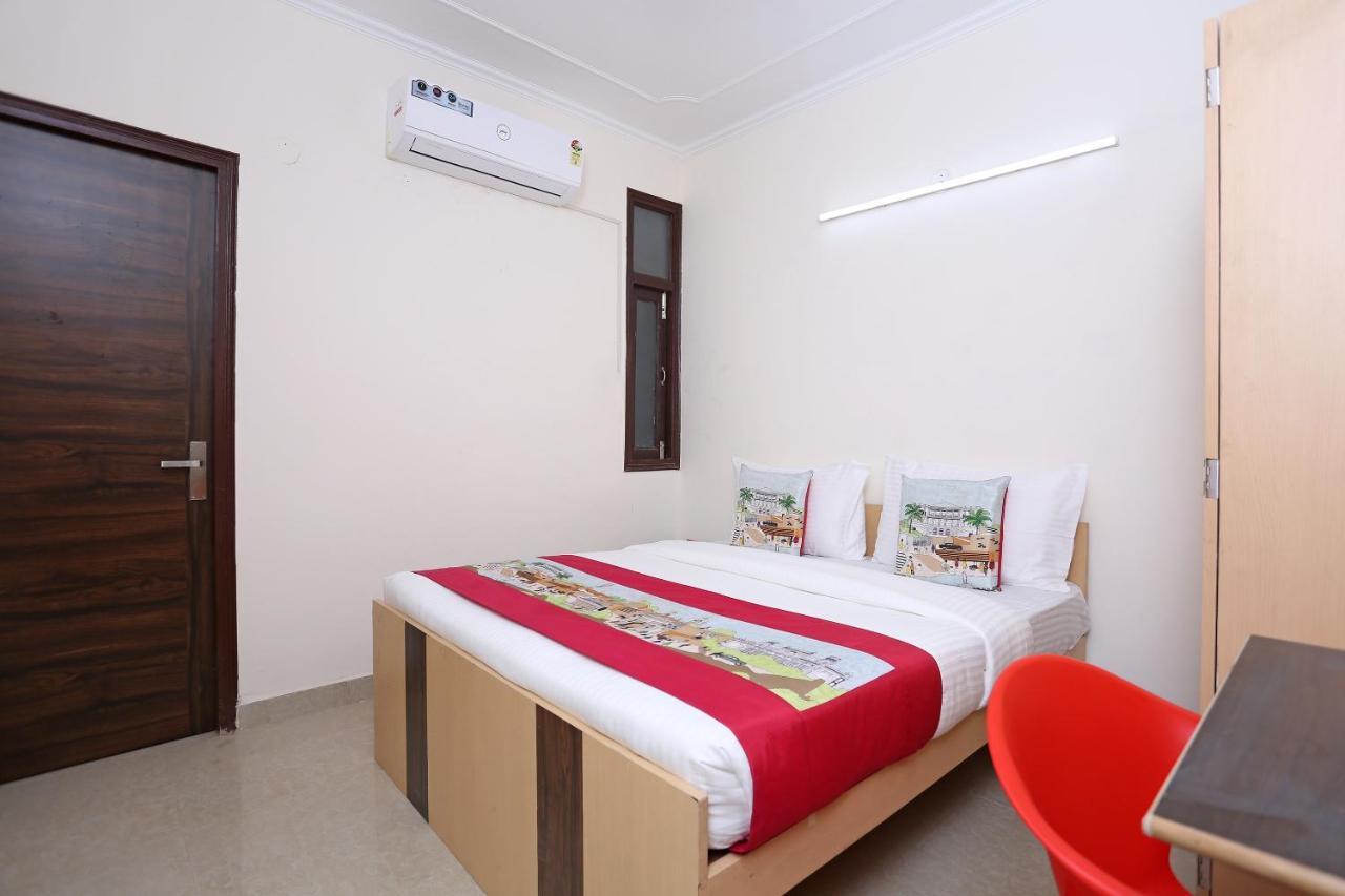 Oyo Dlf Cyber City Near Aravali Biodiversity Park Gurgaon Exterior photo